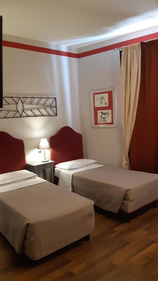 Albergo Moderno Λούκα Εξωτερικό φωτογραφία
