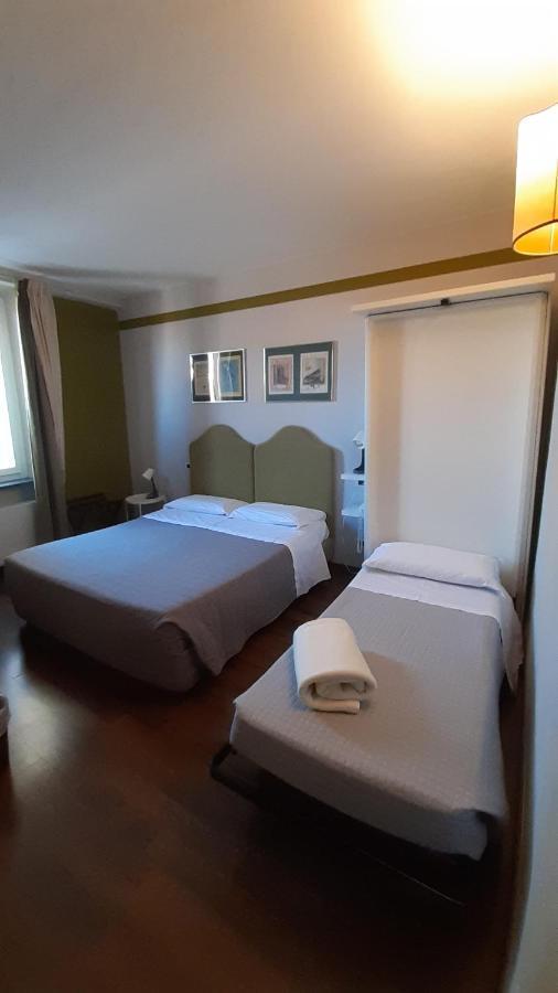 Albergo Moderno Λούκα Εξωτερικό φωτογραφία