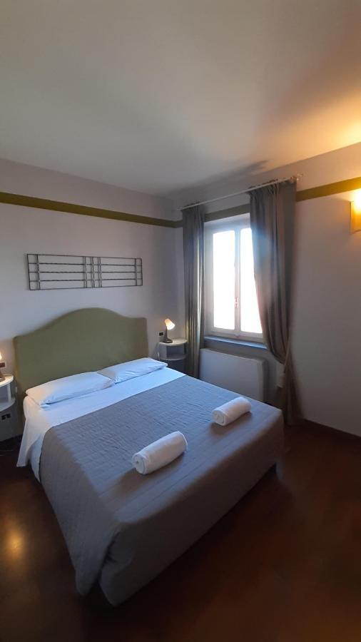 Albergo Moderno Λούκα Εξωτερικό φωτογραφία