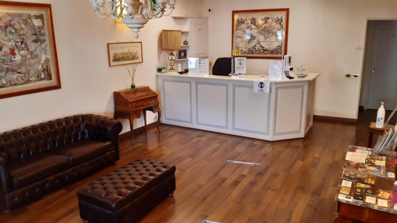 Albergo Moderno Λούκα Εξωτερικό φωτογραφία