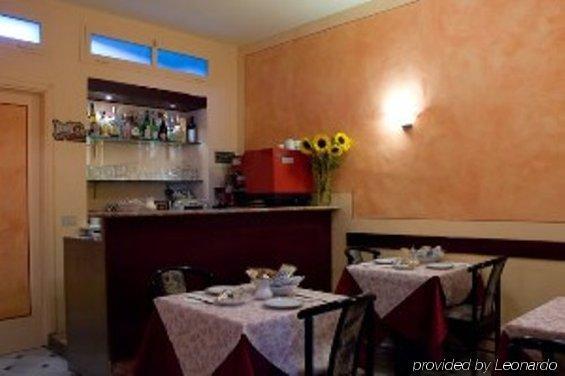 Albergo Moderno Λούκα Εξωτερικό φωτογραφία