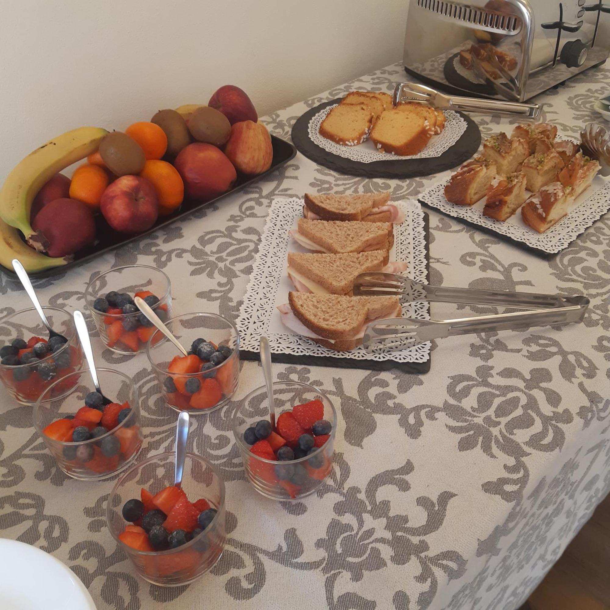 Albergo Moderno Λούκα Εξωτερικό φωτογραφία