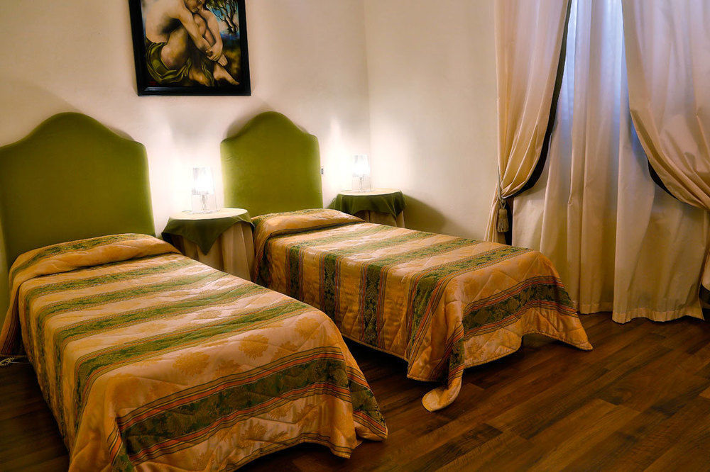 Albergo Moderno Λούκα Εξωτερικό φωτογραφία